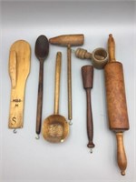 Lot of 7 wooden kitchen items