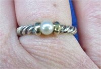 sterling silver pearl ring - size 6