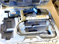Lincoln Grease Gun & Case (Needs Repairs)