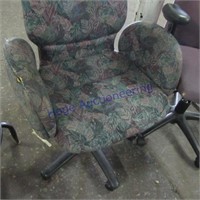 Office chair w/wheels