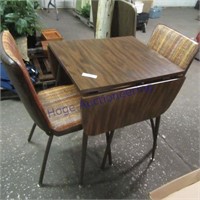 Drop leaf small table w/2 chairs
