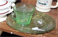 GREEN TIARA GLASS SNACK PLATE AND CUP