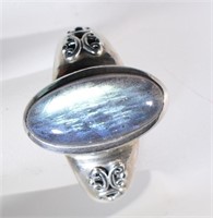 STERLING SILVER RING, OVAL CABACHON