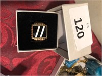 9CT GOLD ONYX WITH MOTHER OF PEARL