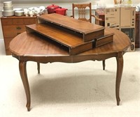 Thomasville Queen Anne Style Dining Table