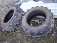 Set 13.6 x 24" Tires