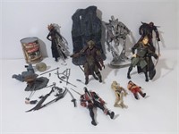 8 figurines de films avec plusieurs accessoires