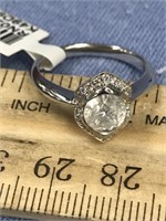 18K white gold diamond with a one prong set round