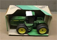 ERTL John Deere 4-Wheel Drive Toy Tractor