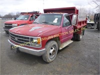 1990 CHEVROLET GMT 400 W/ 8 1/2' DUMP