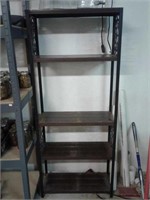 Metal shelving unit