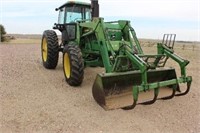 John Deere 4650 MFWD tractor w/ JD 260 loader