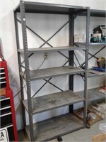 Metal shelving unit