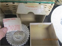 Sandbakkel Set of Tart Cups & Recipe w/Box
