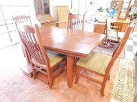 DINETTE, TABLE AND 4 CHAIRS