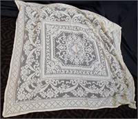 8 Vintage Medium-Large Lace Tablecloths