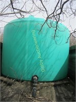 1500 gallon poly water tank