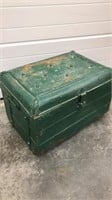 Small steamer trunk, 25 inches long, 16 inches