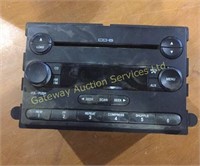 CD player/ radio fits 2000-2007 Ford super duty