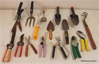 16 Pc Lot - Tools - Garden Hand Tools