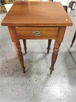 Excellent vintage cherry end table.

29 inches