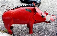 RED METAL PIG w/4 BIRD PICTURES