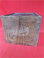 Vintage Daisy Insulated Wooden Crate