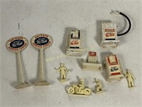 Lot of Marx Service Station Play Set Figures