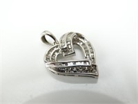 10K White Gold & Diamond Heart Pendant