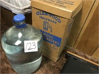 5 GALLON GLASS CARBOY IN ORIG. BOX