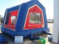 Bounce House, Clown