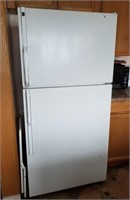Hotpoint 20.6 cu.ft. Refrigerator-Freezer