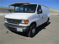 2004 Ford E-350 Van