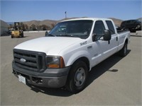 2006 Ford F-350 Crew Cab Pickup Truck