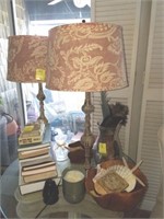 MISCELLANEOUS TOP OF GLASS TOP TABLE, PAIR LAMPS,