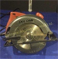 Skilsaw 7 1/4 inch 120 volt 60hz 12 A 5300/min