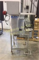 Bunn STM 1016 meat tying machine has a removable