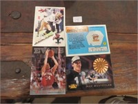 ASSORTED SPORTS CARDS LOT