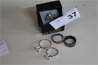 ASSORTMENT OF COSTUME RINGS SIZES (5 1/2 -