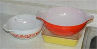2 Pyrex Mixing Bowls & Refrigerator Dish With Lid