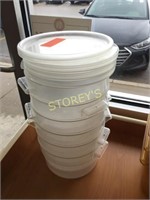 5 Round Cambro 2qrt Containers w/ 4 Lids