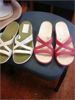 Choice * 2 Crocs pink and white or green and white