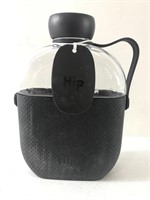 Hip portable water bottle