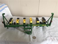 JOHN DEERE 1700 6-ROW PLANTER REPLICA  (SOME BOX