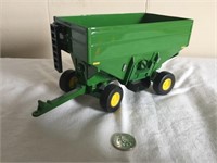 JOHN DEERE HOPPER WAGON REPLICA