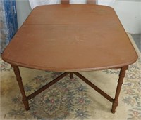 Vintage Dining Table with 2 Leaves