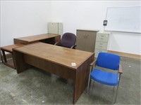 LOT, OFFICE DESKS, CHAIRS & METAL CABINETS