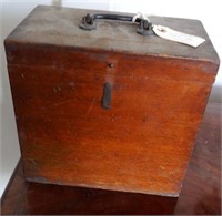 Scoville Mfg. Co. antique wooden camera in case