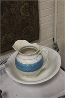 Blue/white jug & white basin