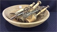 Lg. Primitive Wood Bowl w/ 4 Wood Mashers & 2